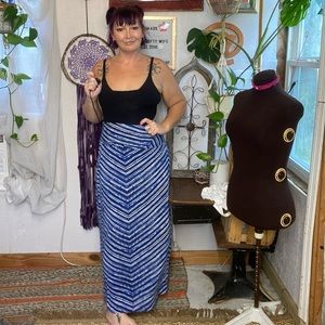 Calvin Klein Herringbone Pattern Blue & White Roll Down Maxi Skirt Size medium